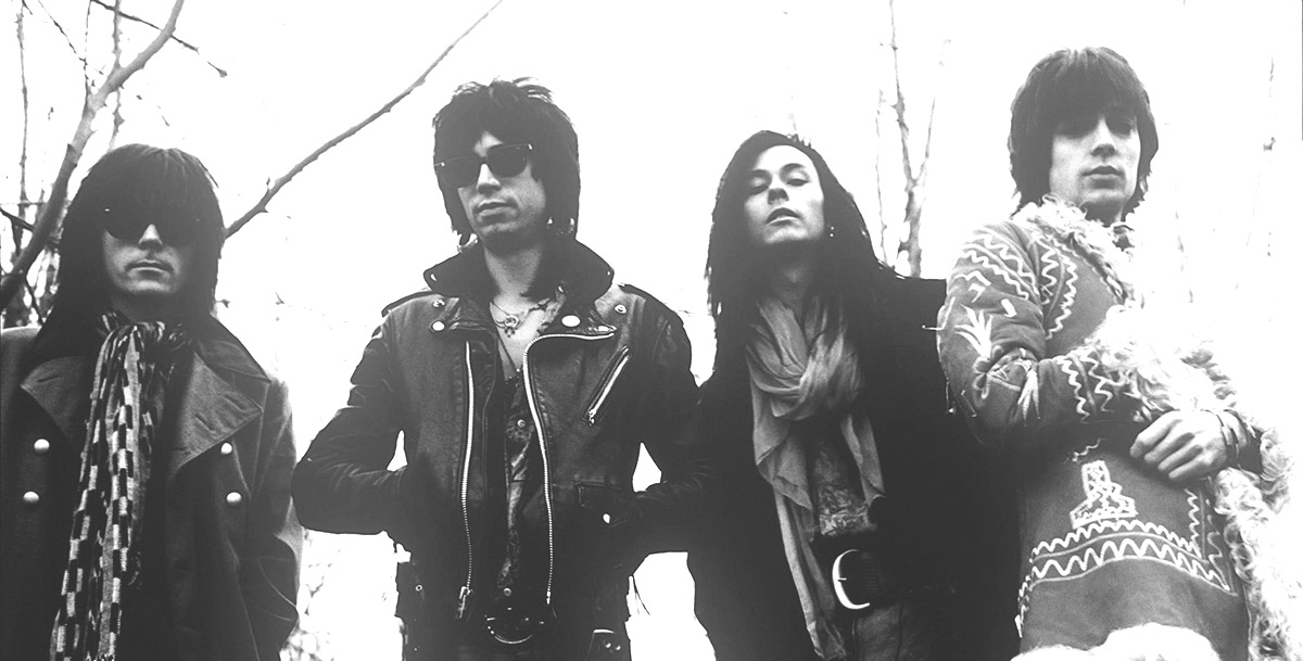 The Throbs -band in promo shoot